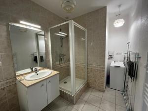 Koupelna v ubytování Maison plain pied a 10 mn de la plage en campagne