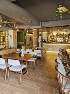 Gallery image of LaCasa Apartments & Restaurant in Ulcinj