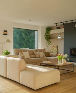 Posedenie v ubytovaní Areitio etxea - casa con jardin + 37 fotografií