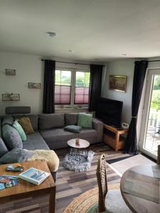 Fotografie z fotogalerie ubytování Ferienwohnung Wiesenblick v destinaci Scheggerott
