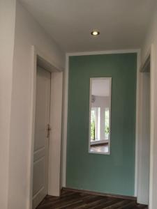 Fotografie z fotogalerie ubytování Ferienwohnung Wiesenblick v destinaci Scheggerott