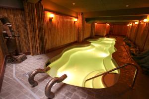 Lázně a/nebo wellness v ubytování McMenamins Crystal Hotel
