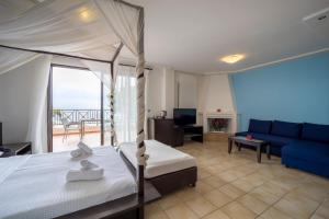 Postel nebo postele na pokoji v ubytování Elani Bay Resort + 37 fotografií