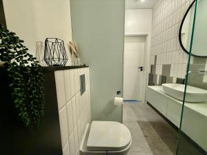 Ένα μπάνιο στο SEApartment z widokiem na morze +14 φωτογραφίες