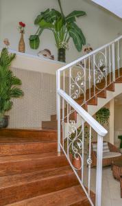 Foto dalla galleria di Beautiful 5-bed villa with views and pool - Decaj villa a Cap Estate