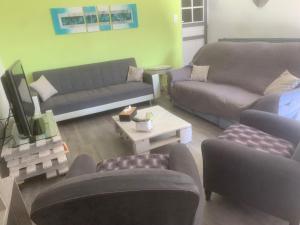 Gallery image of Maison de village authentique in Octon