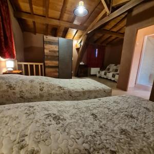 Ένα ή περισσότερα κρεβάτια σε δωμάτιο στο Domaine du Cardou +38 φωτογραφίες