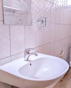 Фотография из галереи Durban Hotel в городе Дар-эс-Салам +113 фотографий