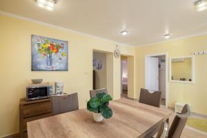 Fotografie z fotogalerie ubytování Perla Apartment - 2 min to the beach & free parking v destinaci Makarska