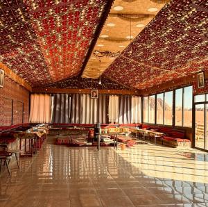Restaurace v ubytování Salameh's Bedouin Camp