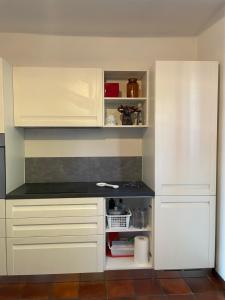 A kitchen or kitchenette at La casa di nonno carlo