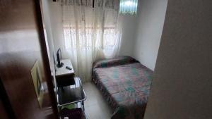 Postel nebo postele na pokoji v ubytování Cuarto Privado Doble en Toledo