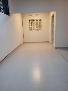 Mynd úr myndasafni af Casa funcional - 02 quartos, 02 camas de casal, 01 cama de solteiro, cozinha gourmet e garagem para carro pequeno í Ji-Paraná