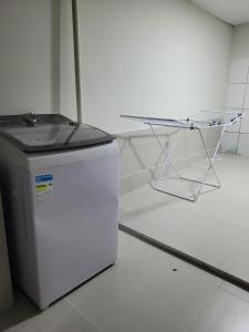 Mynd úr myndasafni af Casa funcional - 02 quartos, 02 camas de casal, 01 cama de solteiro, cozinha gourmet e garagem para carro pequeno í Ji-Paraná