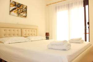 Φωτογραφία από το άλμπουμ του Megrooms στους Αγίους Σαράντα