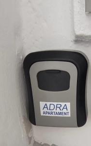 斯库台Adra's apartment的挂在墙上的装有阿拉木图协议的器具