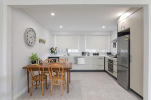 Dapur atau dapur kecil di Kia Ora Apartment