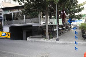 Nakapaligid na neighborhood o ang neighborhood malapit sa apartment