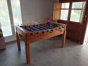 Herní místnost v ubytování Chalet con piscina LUA HOME
