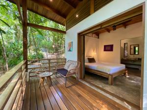 Rõdu või terrass majutusasutuses Satta Lodge
