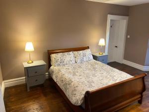 Voodi või voodid majutusasutuse Farnagh House - En Suite Bedrooms toas