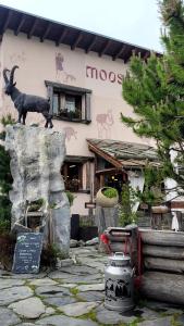 The building in which the holiday home is located