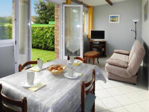 Χώρος καθιστικού στο Holiday Home in Cayeux-sur-Mer near Bay of Somme