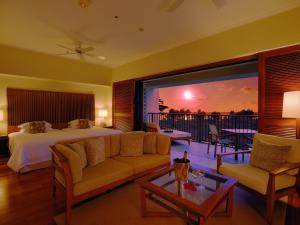 The Terrace Club Wellness Thalasso At Busena的休息区