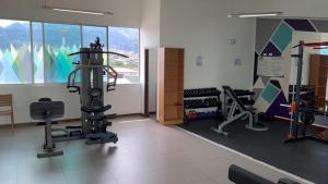 Centrum fitness w obiekcie Modern, large and equipped