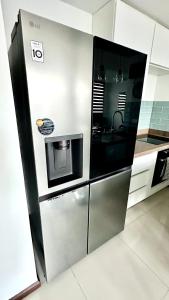 Kuchnia lub aneks kuchenny w obiekcie Modern, large and equipped