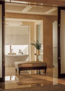Bilik mandi di One&Only The Palm Dubai