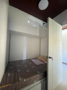 Postel nebo postele na pokoji v ubytování The Roam Inn