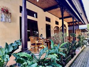 Restaurace v ubytování Wirya House