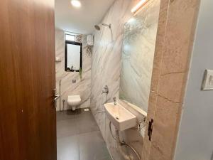 Koupelna v ubytování Fortune 603 + 51 fotografií