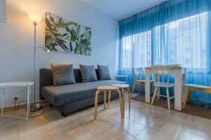 A seating area at Nice and cozy- 1Bd 1Bth- Triana Még 12 kép