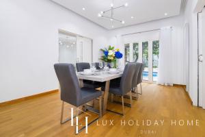 Fotografie z fotogalerie ubytování LUX The Meadows 5 Bed Villa v Dubaji