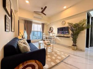 TV a/nebo společenská místnost v ubytování Sheetal Vaibhav 902