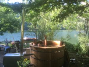Vonkajšia záhrada v ubytovaní Lake House I // Alauzet Ecolodge + Nature spa