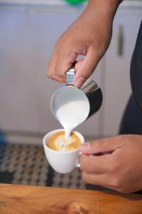 Kemudahan buat kopi dan teh di Nansc Hotel
