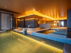 Bazén v ubytování SAPPORO HOTEL by GRANBELL nebo v jeho okolí