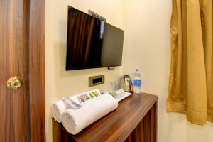 TV a/nebo společenská místnost v ubytování Hotel Majestic Crest Sakinaka