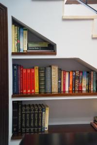 المكتبة في الفندق