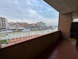 En balkon eller terrasse på 48 Trilocale vista mare