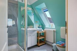 Ένα μπάνιο στο Ferienwohnungen Andresen +70 φωτογραφίες