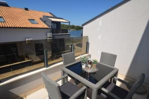 Balkon lub taras w obiekcie Apartman Viola Vižula
