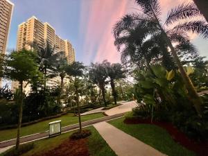Κήπος έξω από το 3 Bedroom Duxton Sky House BSD