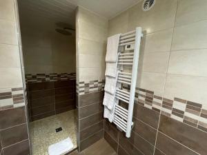 Koupelna v ubytování Brit Hotel St-Quentin/Nord