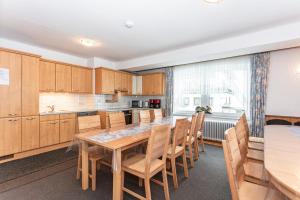 Kuchyň nebo kuchyňský kout v ubytování Ferienhaus Alpenrose