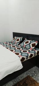 Ένα ή περισσότερα κρεβάτια σε δωμάτιο στο Hotel Golden Palace +39 φωτογραφίες