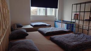 Posteľ alebo postele v izbe v ubytovaní Apartamenty nad Stonehenge